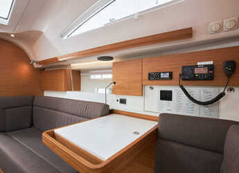 Alquilar velero en Marina Kastela - Elan Impression 40