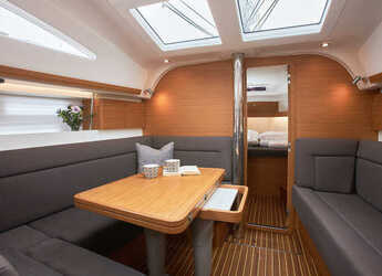 Alquilar velero en Marina Kastela - Elan Impression 40