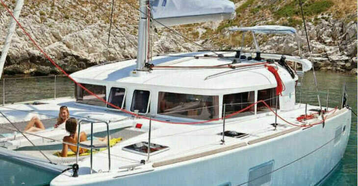 Rent a catamaran in Playa Talamanca - Lagoon 400 S2