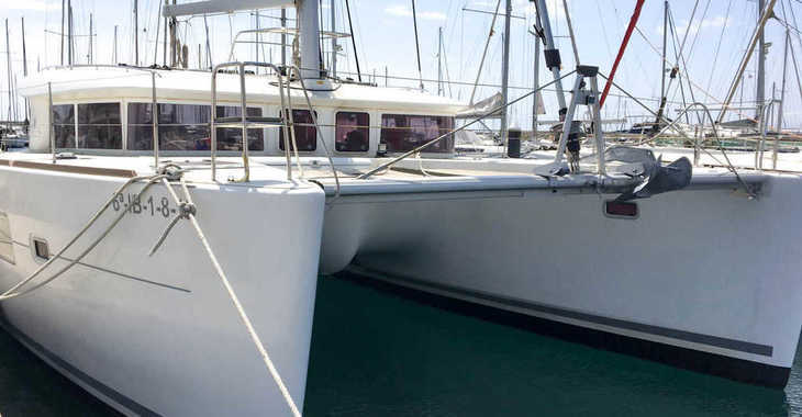 Rent a catamaran in Marina el Portet de Denia - Lagoon 400 S2 (Sábado a Viernes)