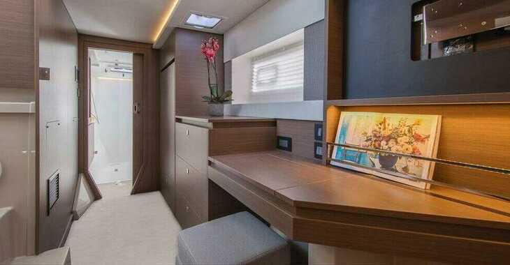Rent a catamaran in Wickhams Cay II Marina - Moorings 4200/3 (Exclusive)