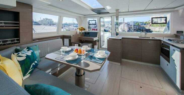 Rent a catamaran in Wickhams Cay II Marina - Moorings 4200/3 (Exclusive)