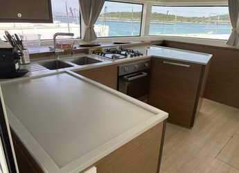 Louer catamaran à Marina d'Arechi - Lagoon 52F (5 cab)