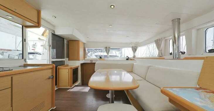 Rent a catamaran in Veruda Marina - Lagoon 400 - 4 + 2 cab.