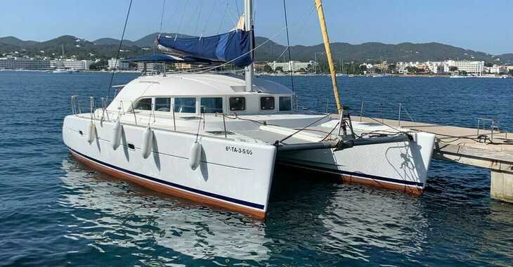 Rent a catamaran in Club Náutico Ibiza - Lagoon 380
