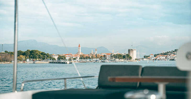 Alquilar catamarán en Marina Kastela - Lagoon 52F