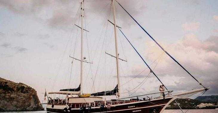 Rent a schooner in Marina Lipari  - Gelidonya II