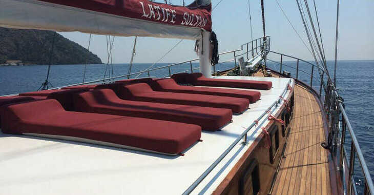 Rent a schooner in Marina Lipari  - Latife Sultan