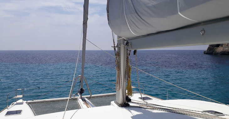 Rent a catamaran in Club Náutico Ibiza - Lagoon 500