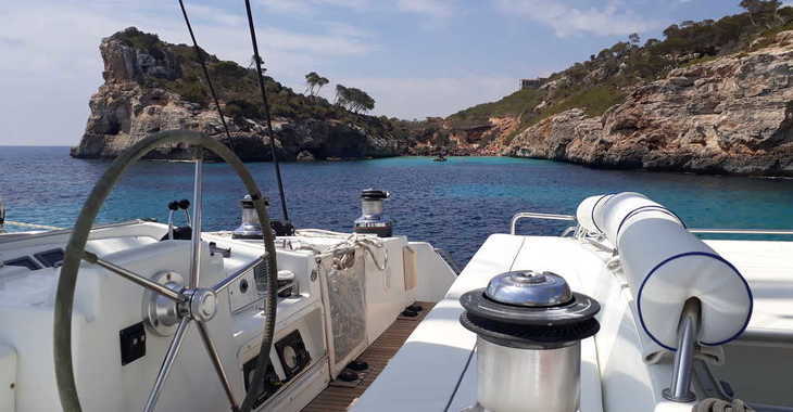 Chartern Sie katamaran in Club Náutico Ibiza - Lagoon 500
