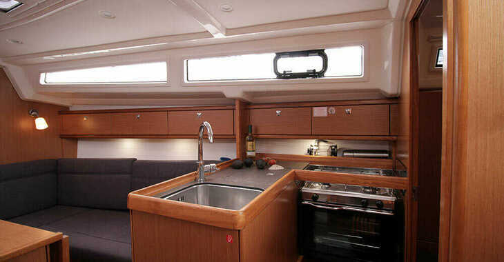 Alquilar velero en Club Nautico El Arenal - Bavaria Cruiser 33