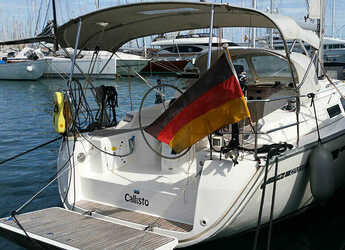 Rent a sailboat in El Arenal - Bavaria Cruiser 33