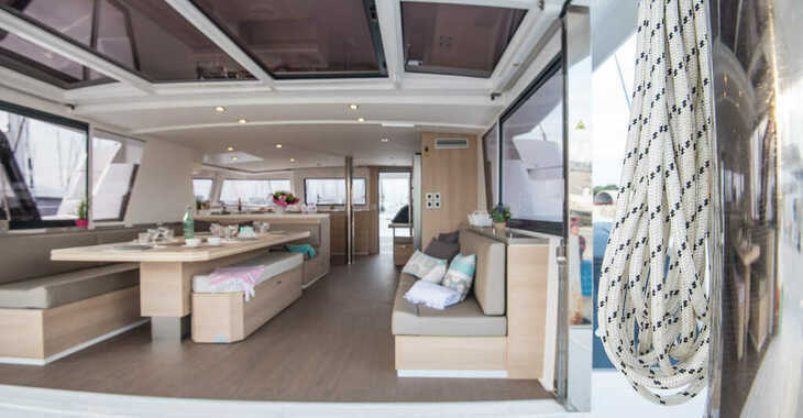 Rent a catamaran in Club Naútico de Sant Antoni de Pormany - Bali 5.4.