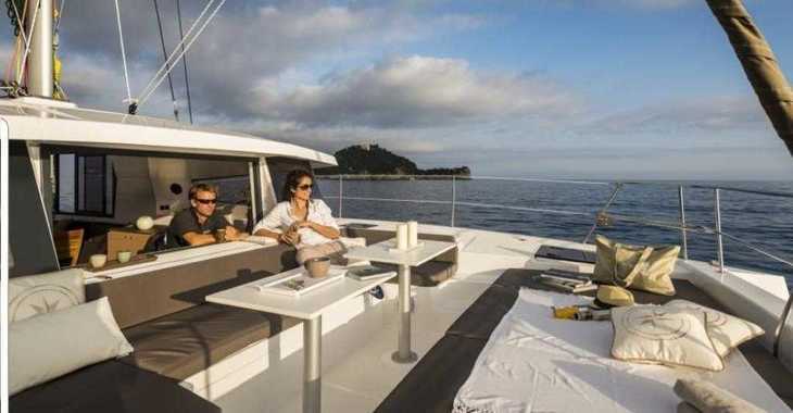 Rent a catamaran in Club Náutico Ibiza - Bali 4.0
