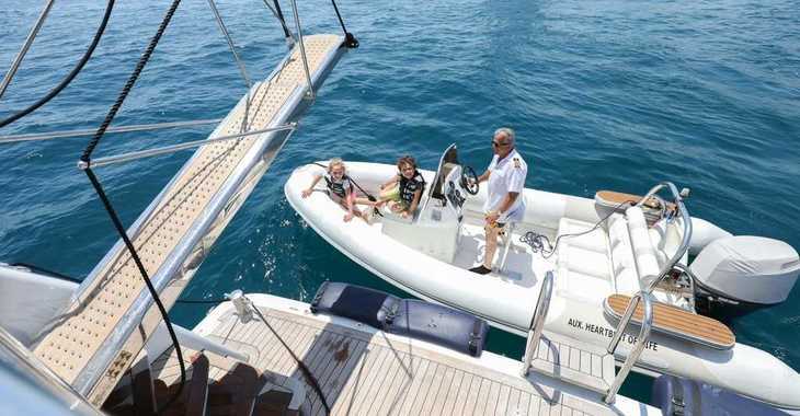 Rent a yacht in Port Vell - HESSEN 98