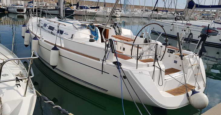Chartern Sie segelboot in Port Olimpic de Barcelona - Dufour 44 Performance