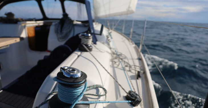 Rent a sailboat in Port Olimpic de Barcelona - Dufour 44 Performance