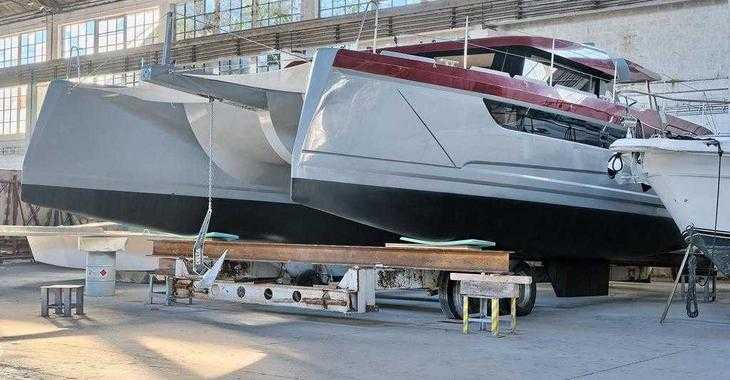 Rent a catamaran in Marina Cala D' Or - Luna 49