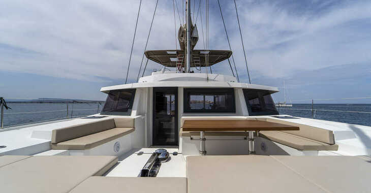 Rent a catamaran in Porto Capo d'Orlando Marina - Bali 5.4.