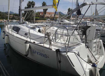 Rent a sailboat in Porto Palermo - Beneteau Oceanis 43