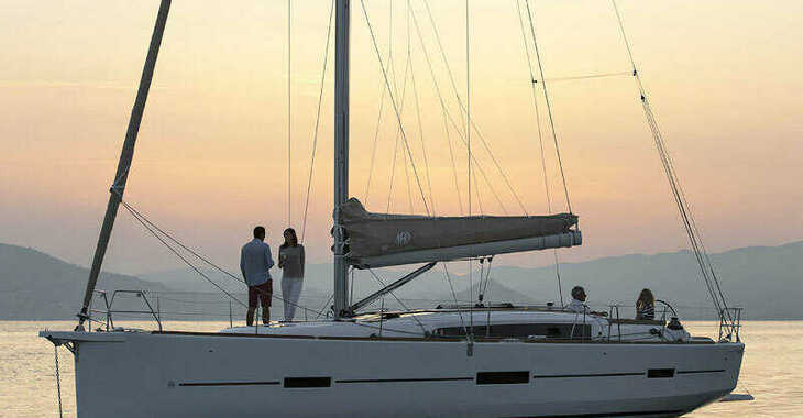 Rent a sailboat in Marina di Palermo La Cala - Dufour 460