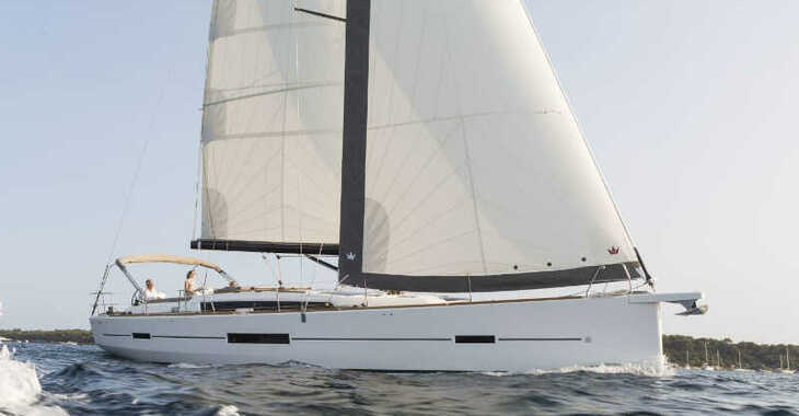 Rent a sailboat in Marina di Portorosa - Dufour 520 Grand Large