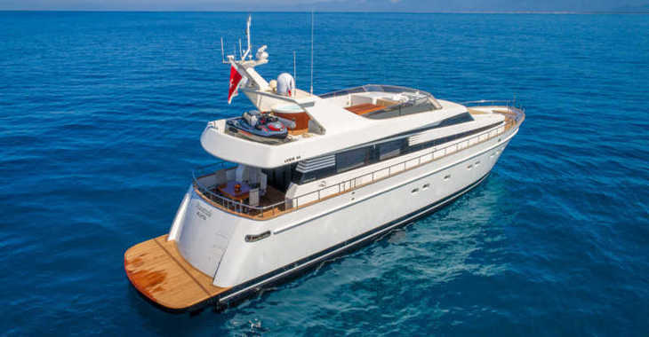 Rent a yacht in Marina di Cannigione - Cantieri di Pisa Akhir 85