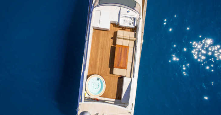 Rent a yacht in Marina di Cannigione - Cantieri di Pisa Akhir 85