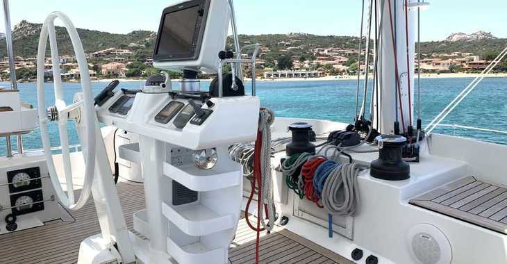 Rent a catamaran in Marina di Cannigione - Lagoon 52