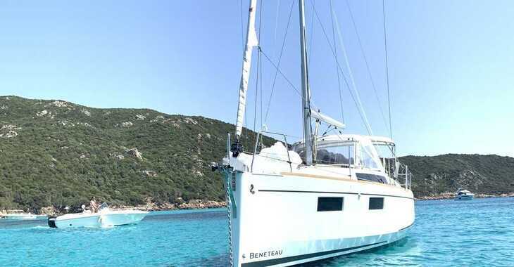 Rent a sailboat in Marina di Cannigione - Oceanis 35.1