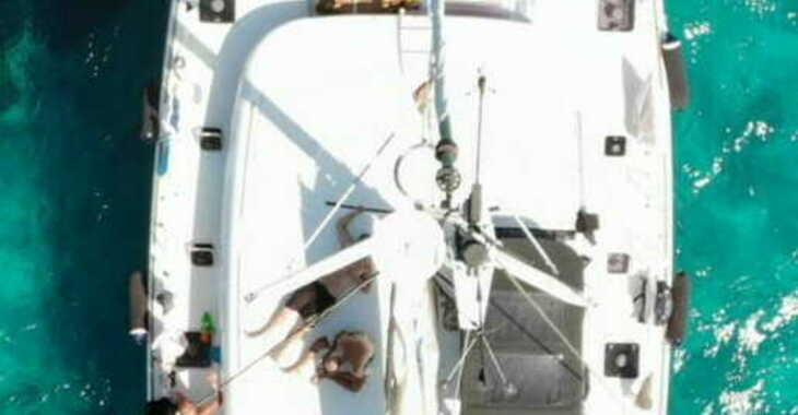 Rent a catamaran in Marina Porto Antico - Lagoon 40