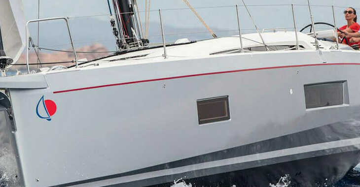Rent a sailboat in Marina di Portorosa - Sunsail 52.4 (Classic)