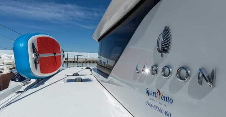 Rent a catamaran in Marina di Portorosa - Lagoon 46