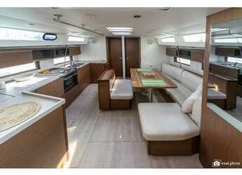 Chartern Sie segelboot in Marina di Scarlino - Oceanis 46.1