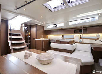 Rent a sailboat in Marina di Scarlino - Oceanis 51.1