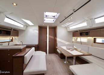 Rent a sailboat in Marina di Scarlino - Oceanis 51.1