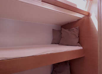 Rent a sailboat in Marina di Scarlino - Dufour 530