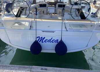 Rent a sailboat in Marina di Scarlino - Dufour 530