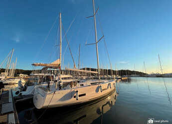 Rent a sailboat in Marina di Scarlino - Dufour 530