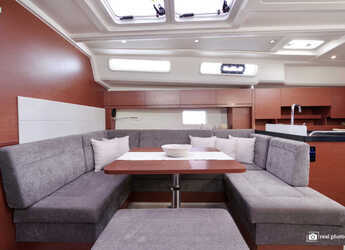 Rent a sailboat in Marina di Scarlino - Hanse 458