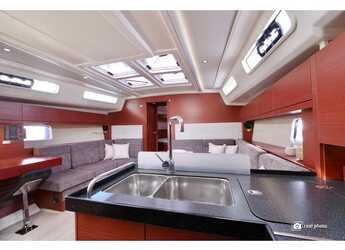 Rent a sailboat in Marina di Scarlino - Hanse 458