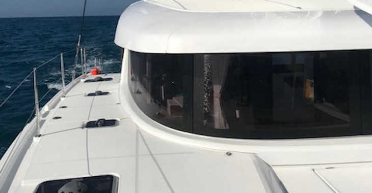 Rent a catamaran in Club Naútico de Sant Antoni de Pormany - Lagoon 42