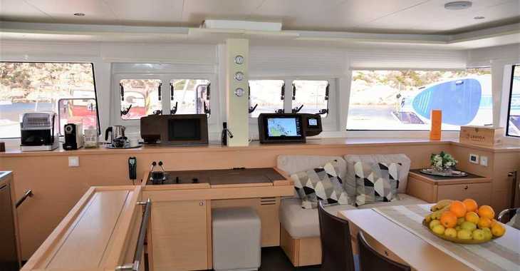 Rent a catamaran in Marina di Portisco - Lagoon 560 S2