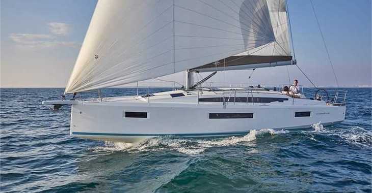 Rent a sailboat in Cecina - Sun Odyssey 410 (3Cab)