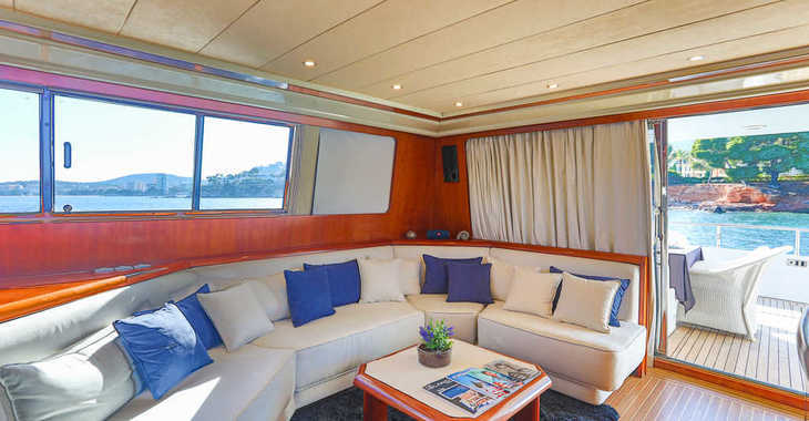 Rent a yacht in Muelle de la lonja - Italversil Superphantom 80