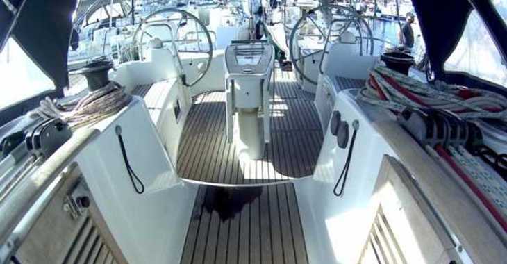 Rent a sailboat in Marina d'Arechi - Oceanis 46
