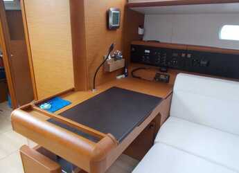 Rent a sailboat in Marina di Stabia - Sun Odyssey 519 - 5 + 1 cab.