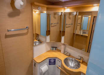 Rent a catamaran in Alimos Marina - Lagoon 500