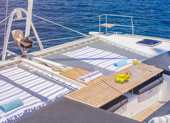 Rent a catamaran in Alimos Marina - Lagoon 500