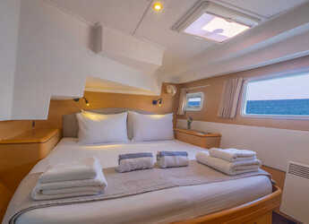 Rent a catamaran in Alimos Marina - Lagoon 500